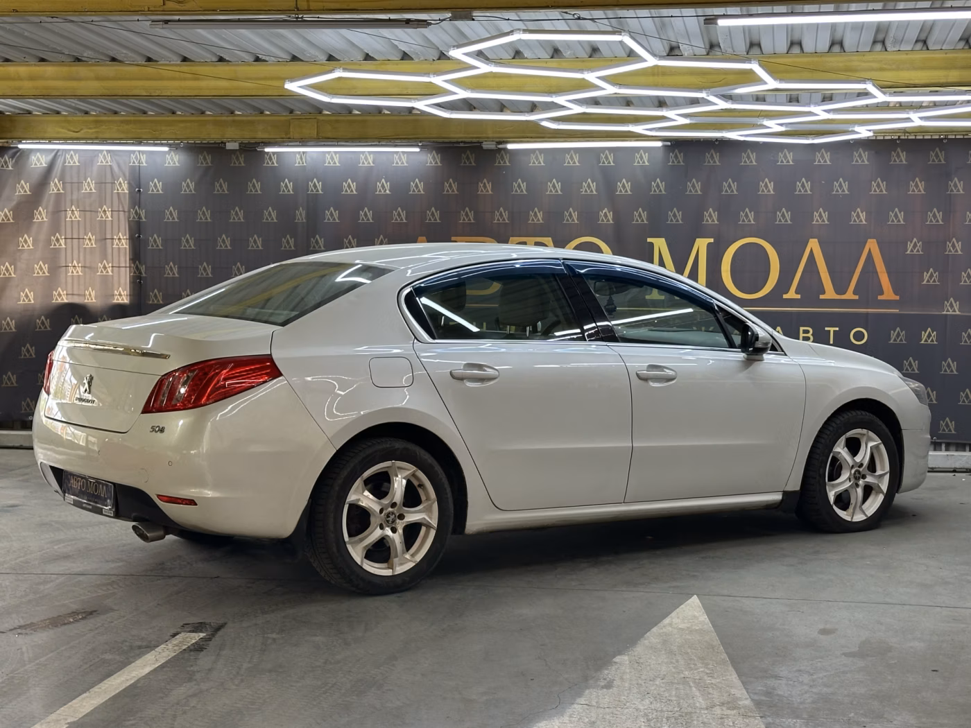 Peugeot 508 фото 9