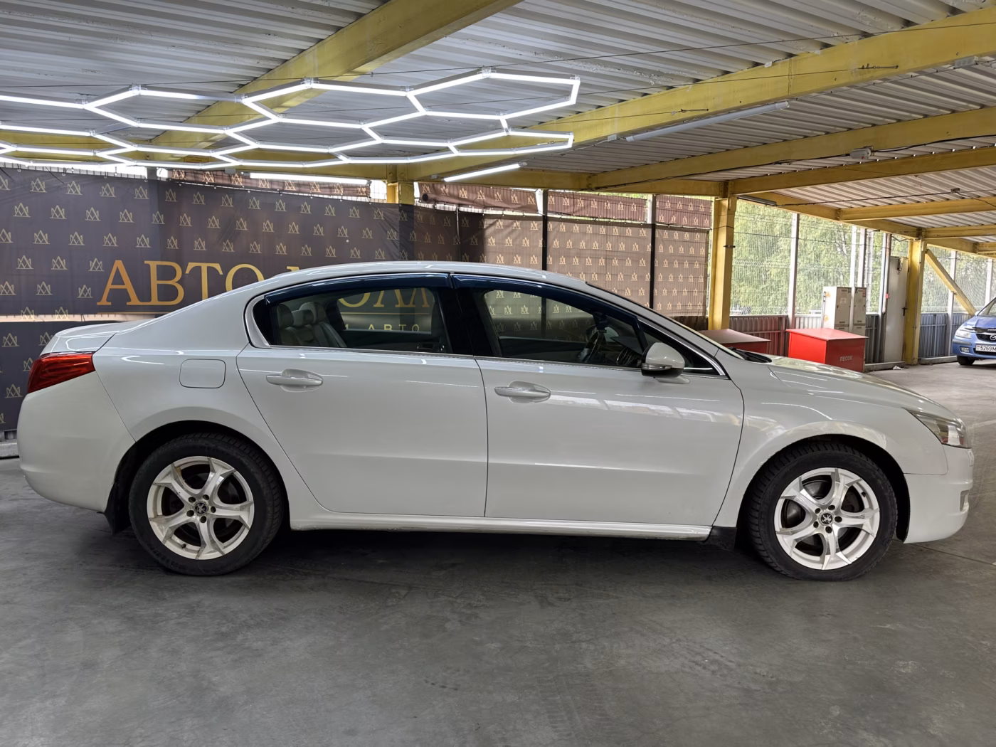Peugeot 508 фото 6