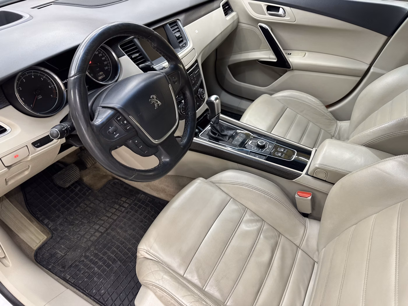 Peugeot 508 фото 21