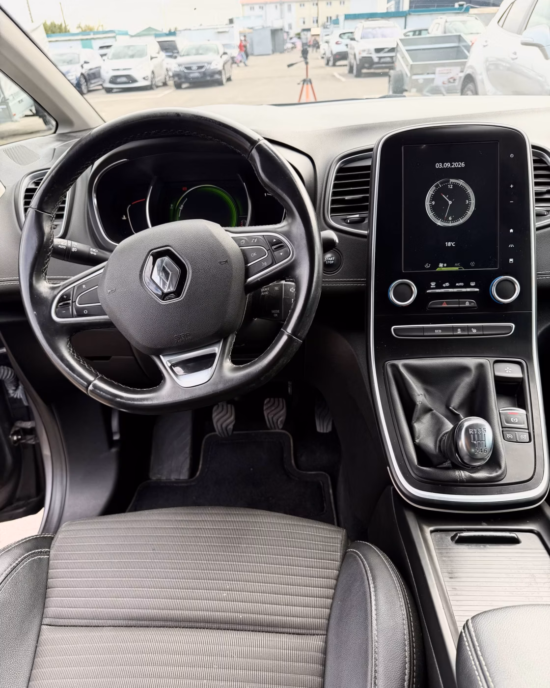 Renault Scenic фото 11