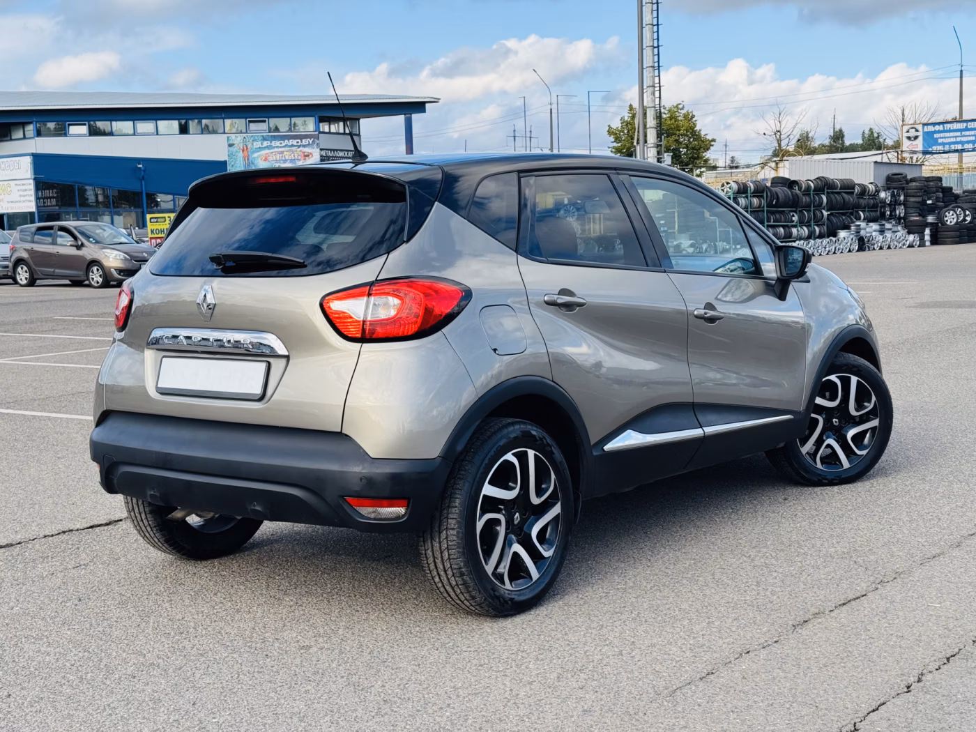 Renault Captur фото 2