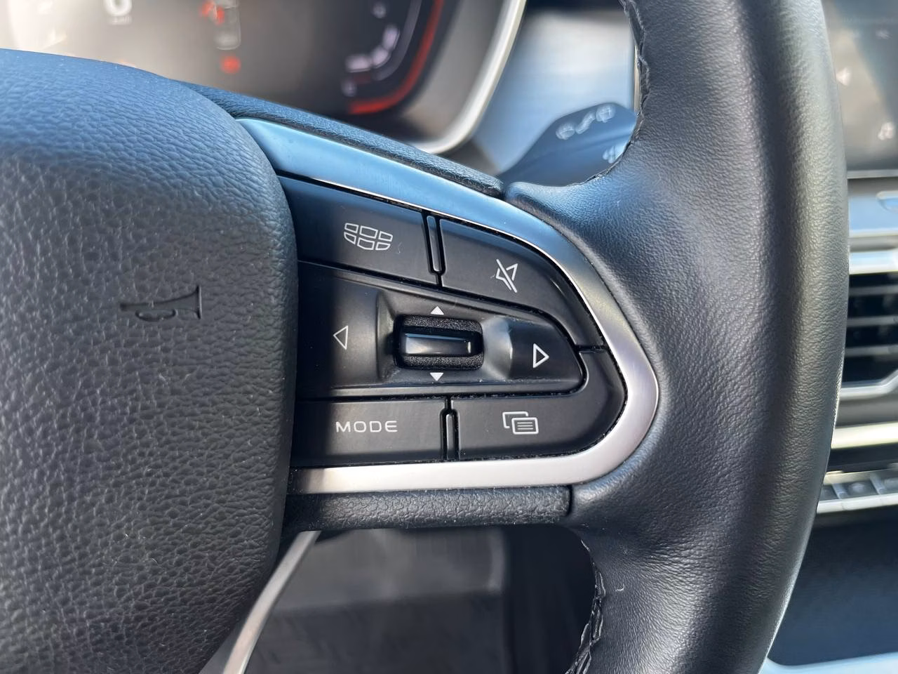 Geely Coolray фото 13