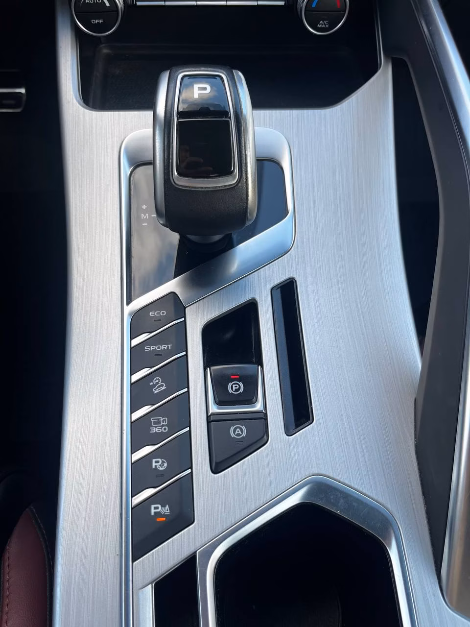Geely Coolray фото 17