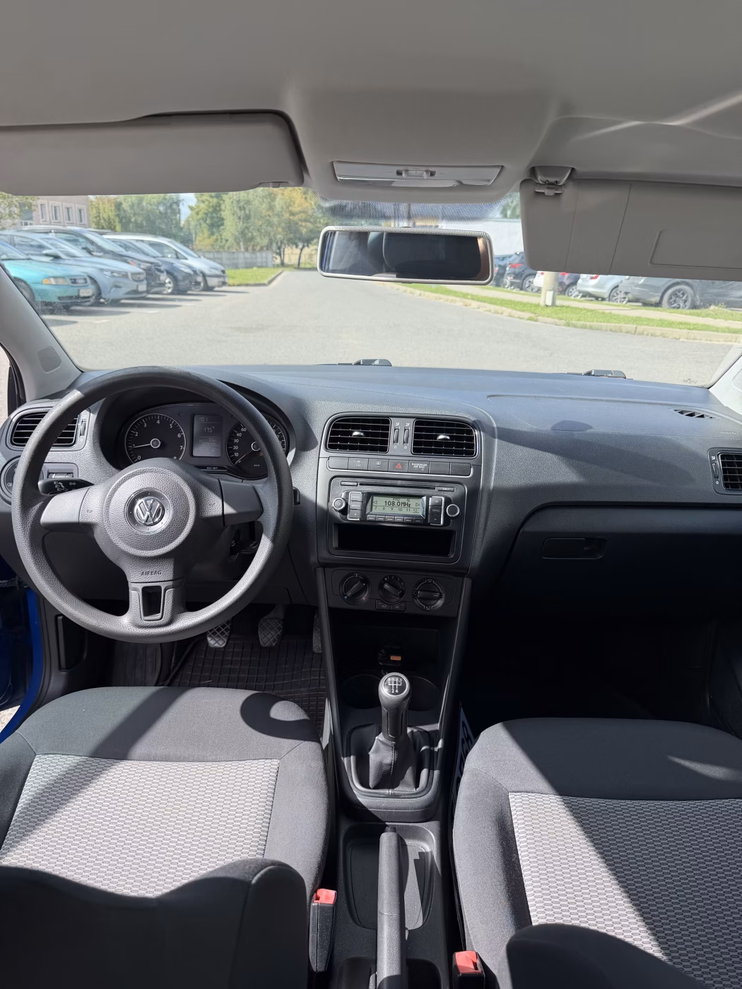 Volkswagen Polo фото 15