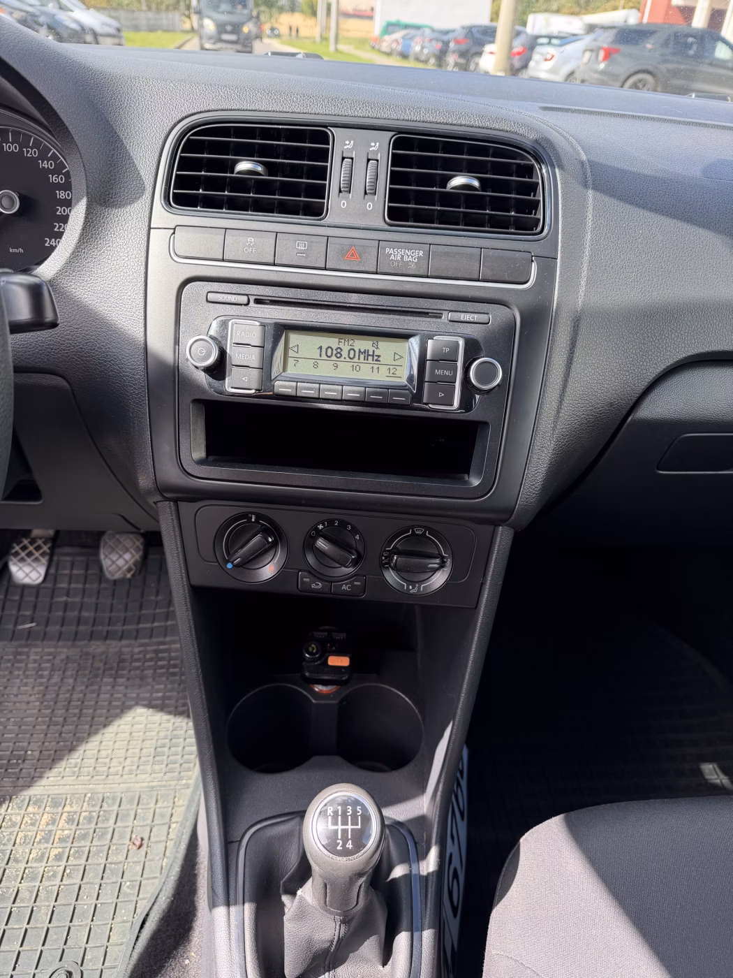 Volkswagen Polo фото 16