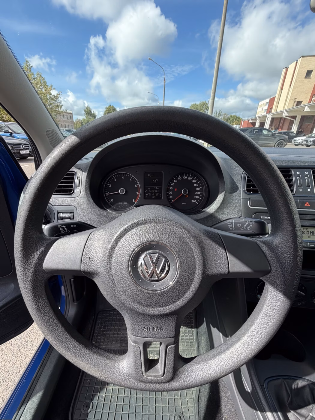 Volkswagen Polo фото 17