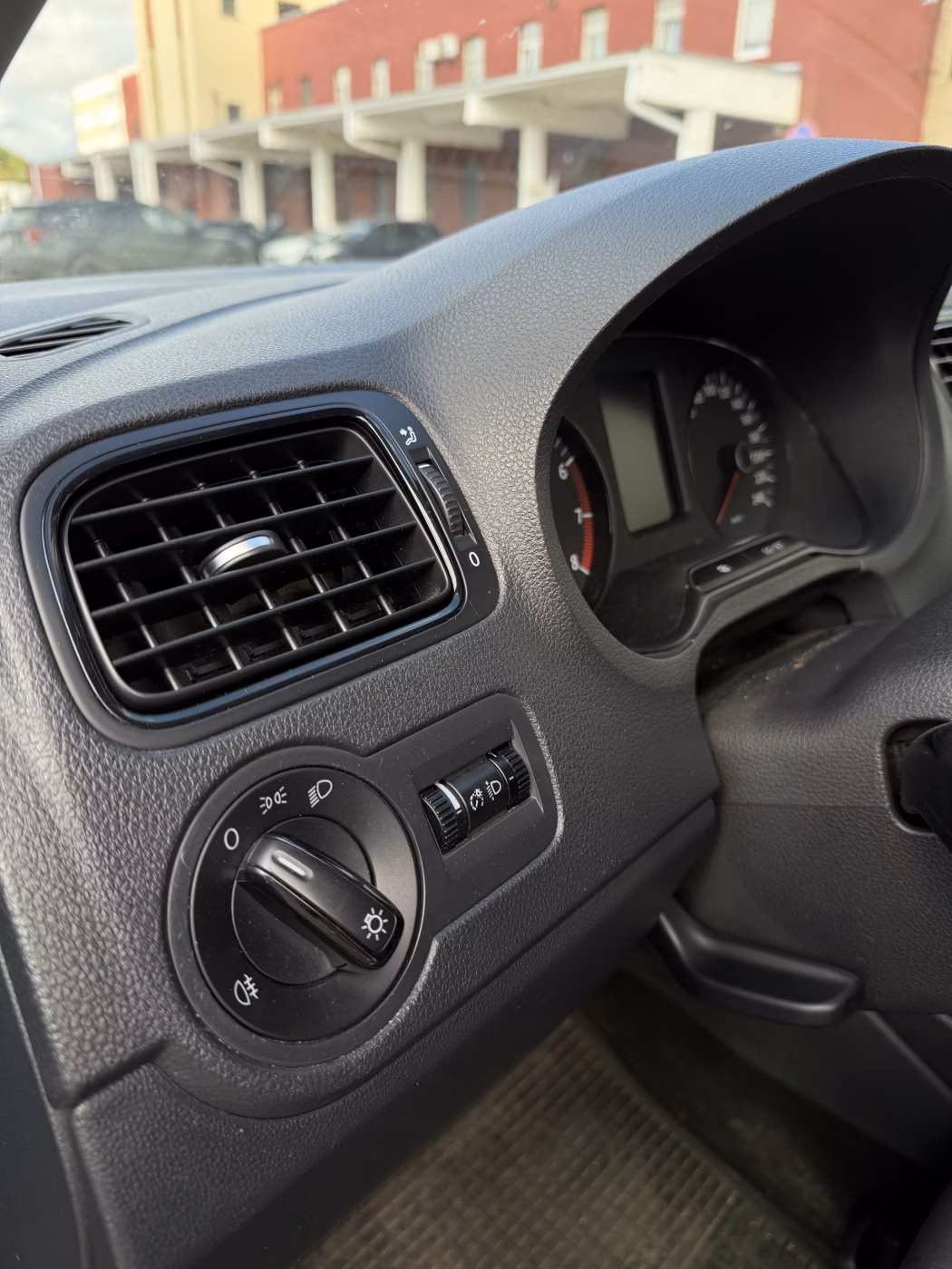 Volkswagen Polo фото 13