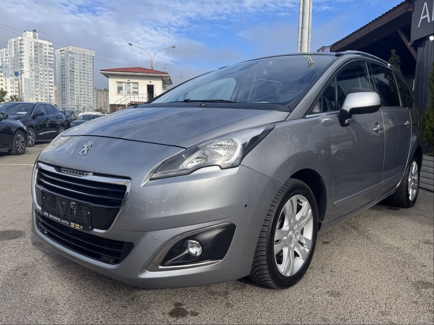 Peugeot 5008 фото 3