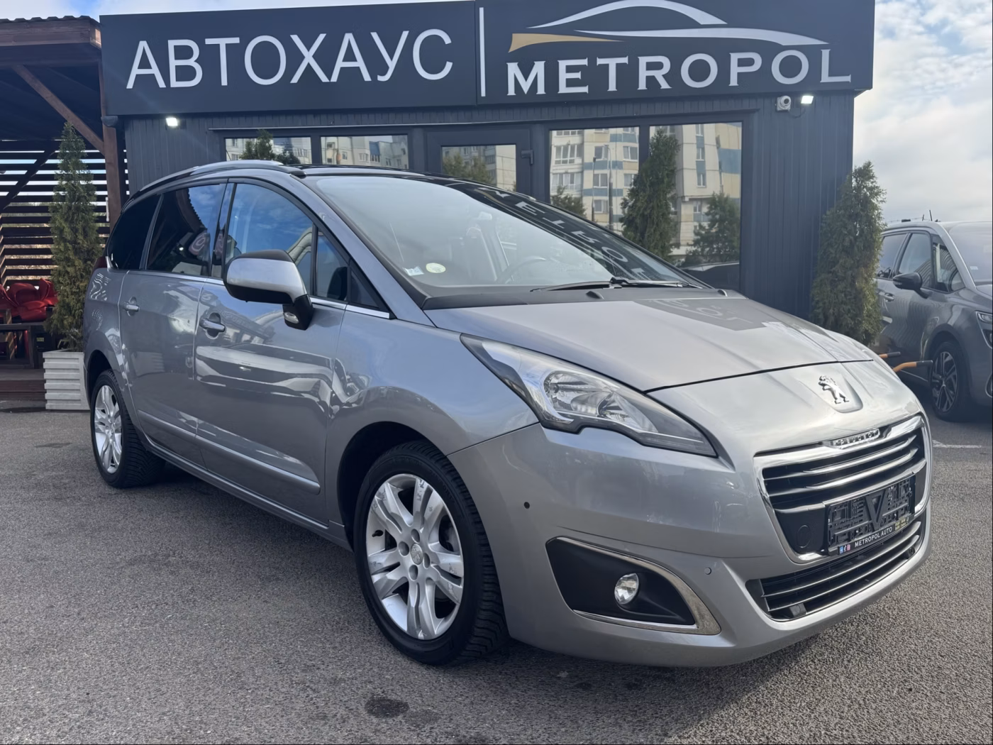 Peugeot 5008 фото 2