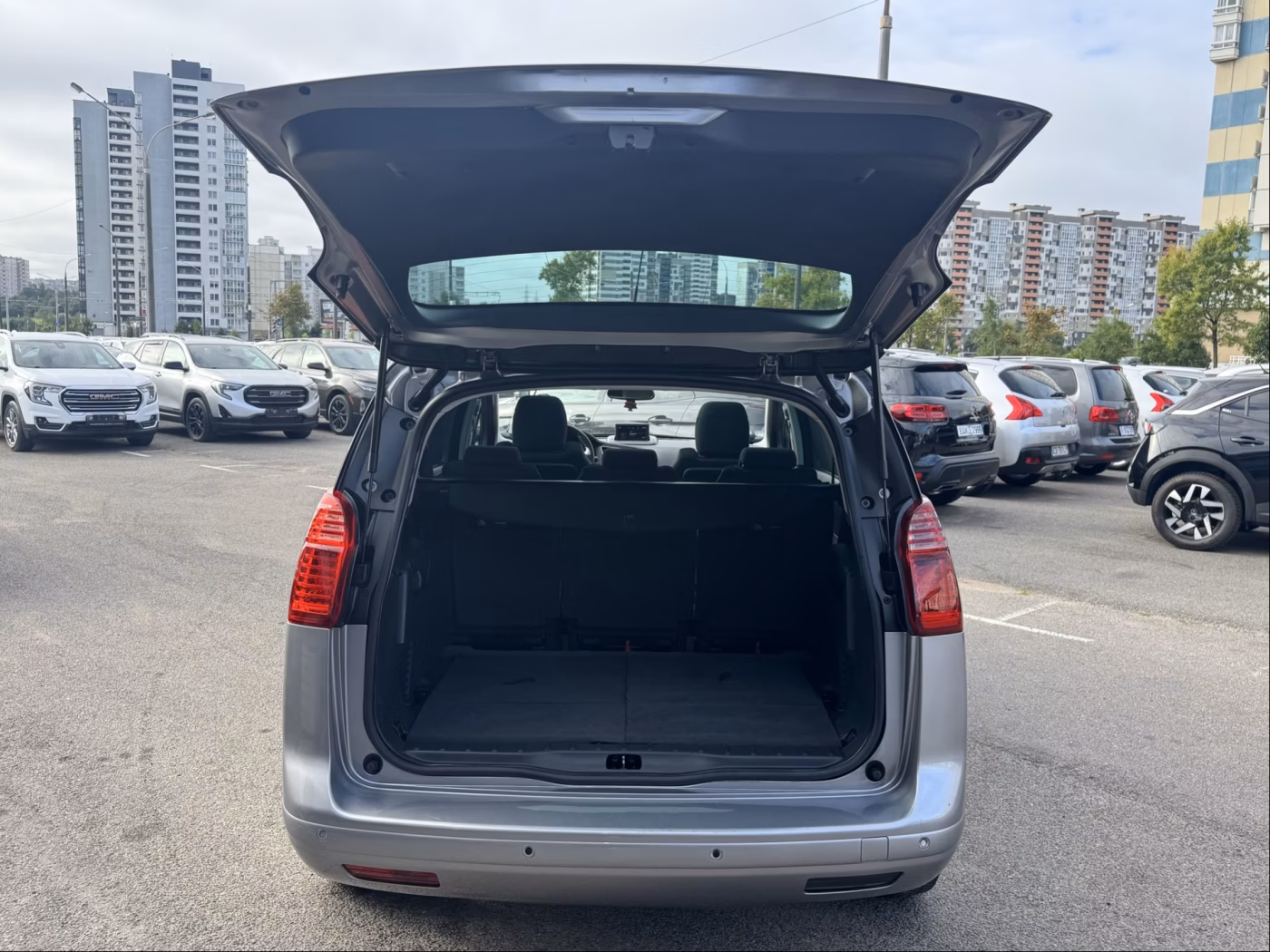 Peugeot 5008 фото 11