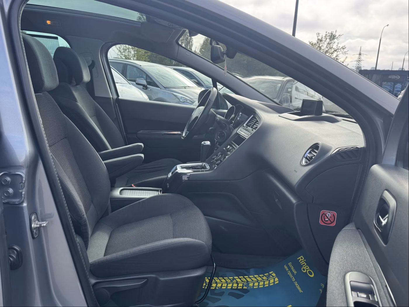 Peugeot 5008 фото 17