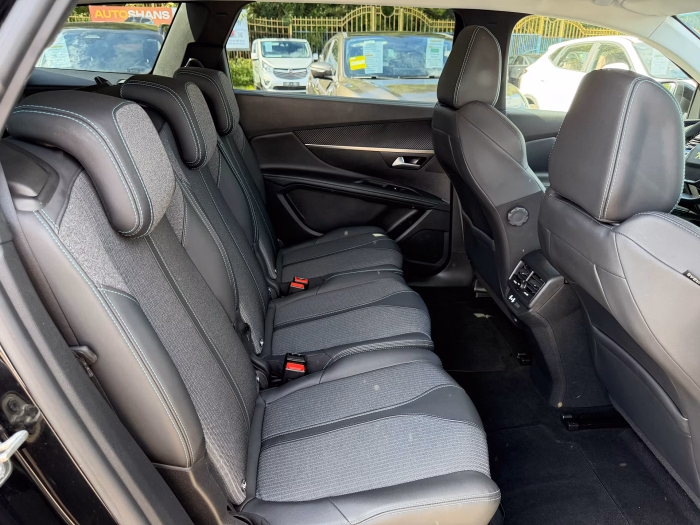 Peugeot 5008 фото 16