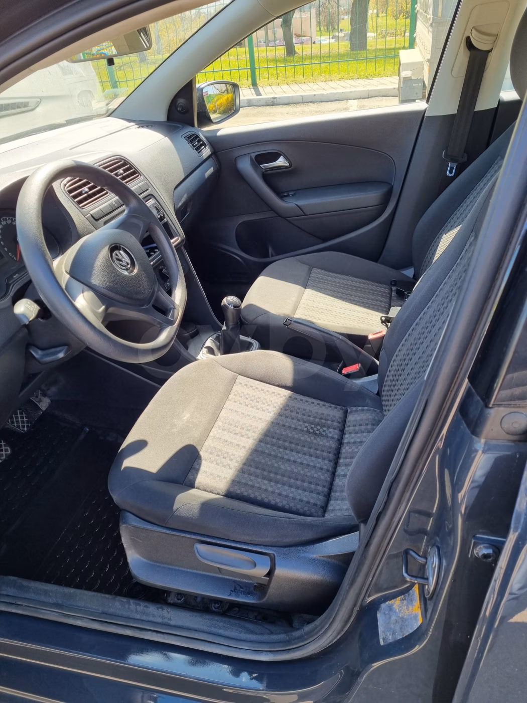 Volkswagen Polo Sedan фото 6