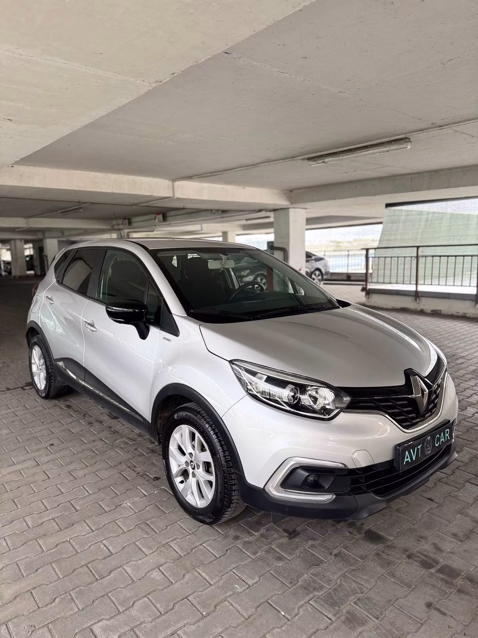 Renault Captur фото 9