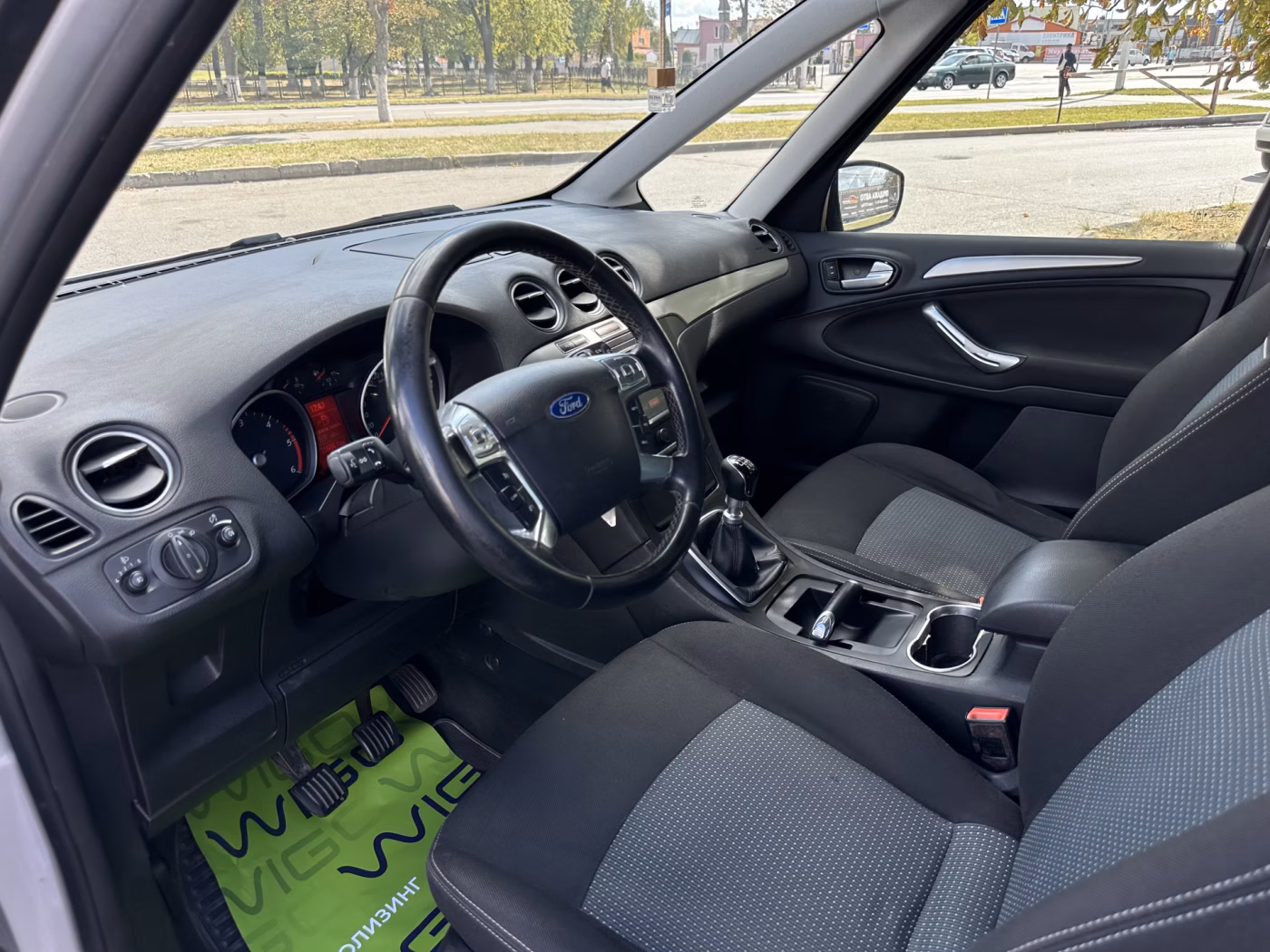 Ford Galaxy фото 8
