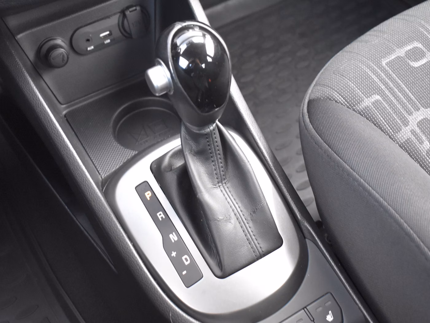 Kia Rio фото 16
