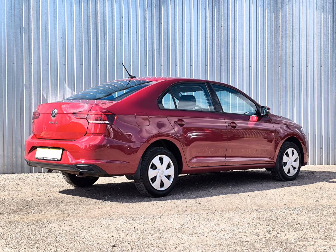 Volkswagen Polo Sedan фото 2