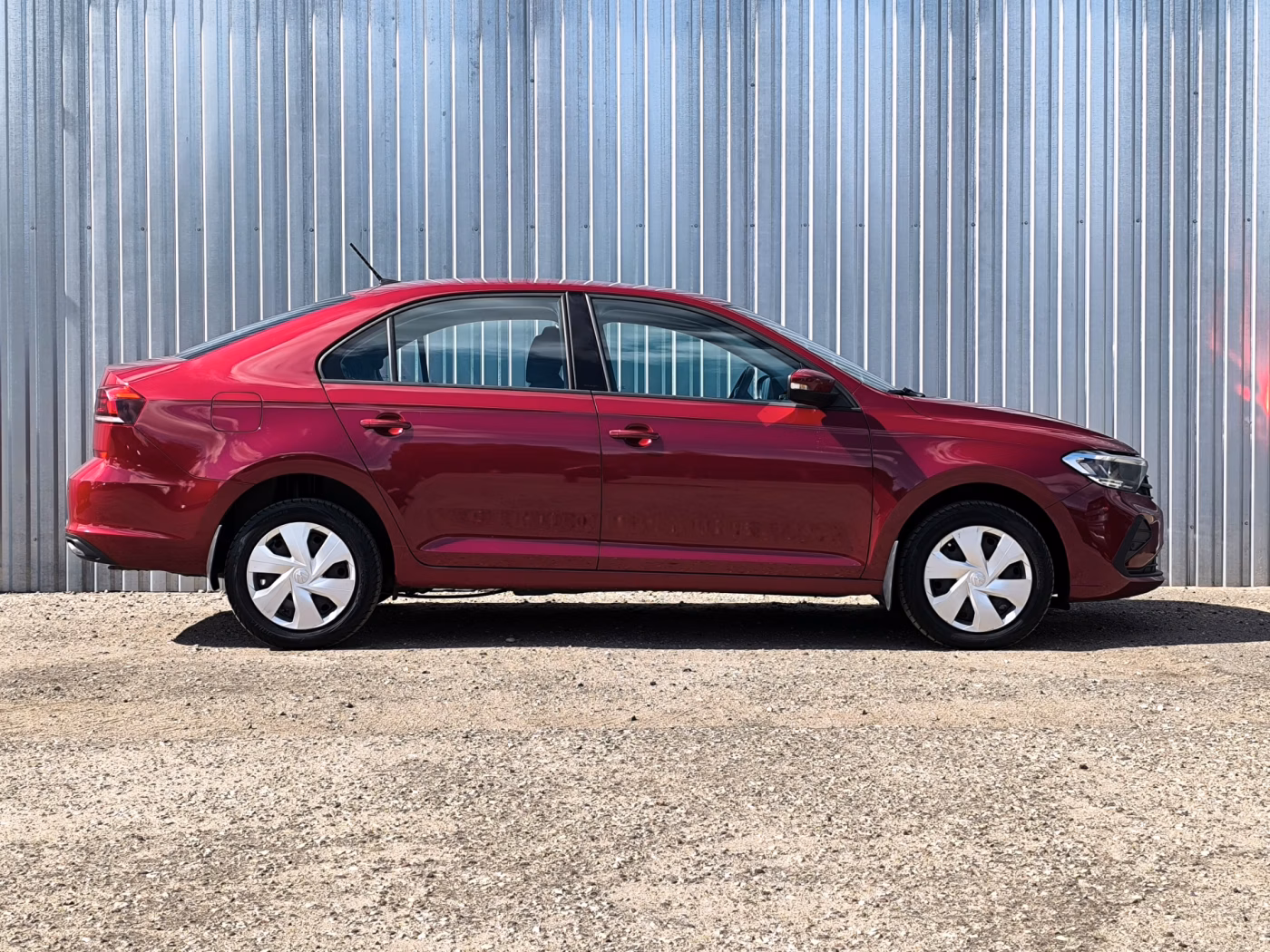 Volkswagen Polo Sedan фото 3