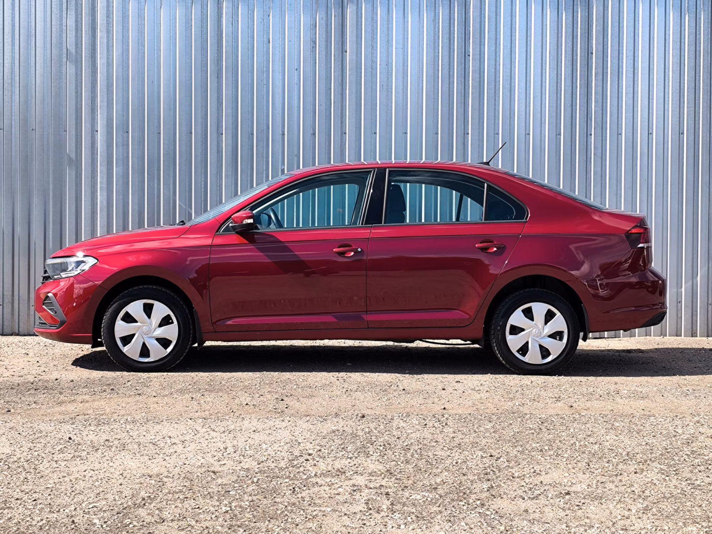 Volkswagen Polo Sedan фото 4