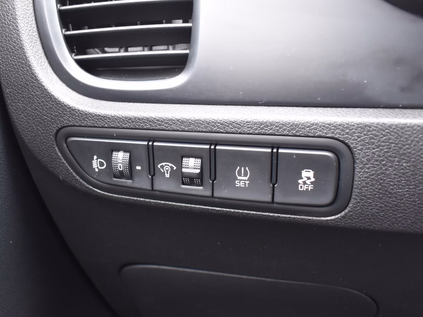 Kia Rio фото 13