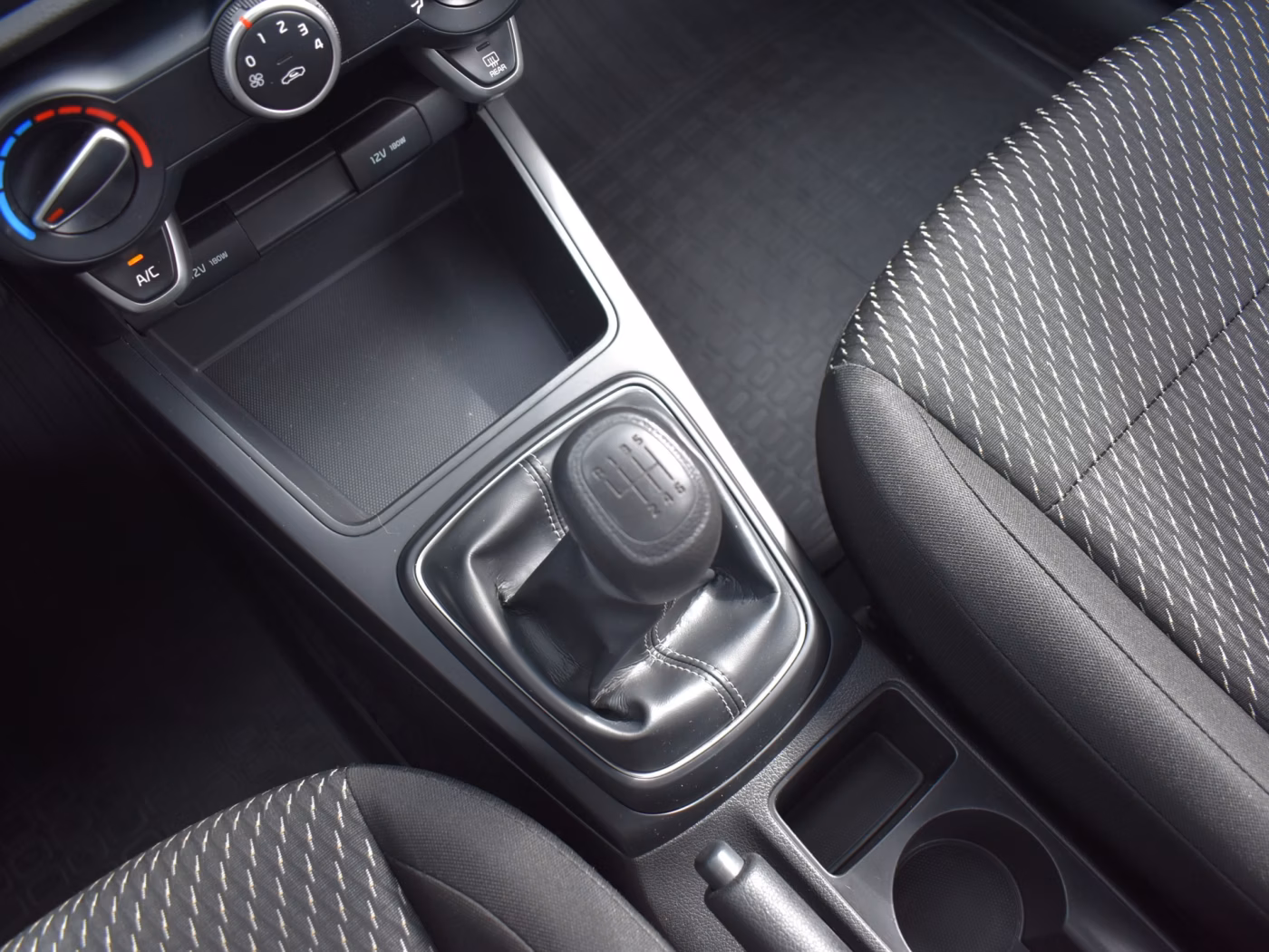 Kia Rio фото 18