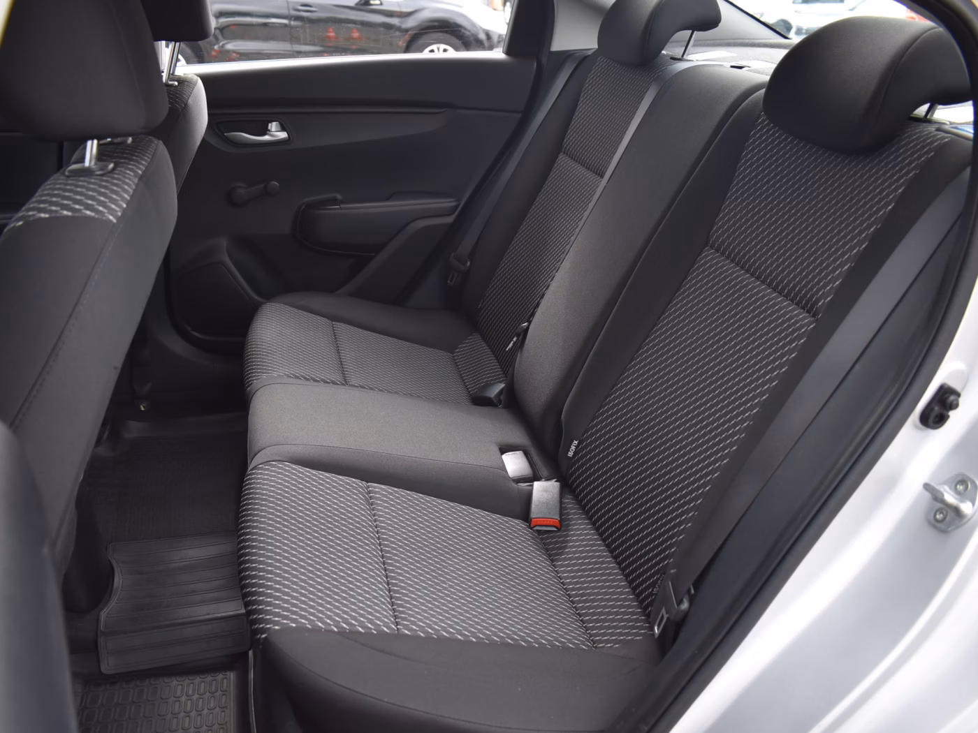 Kia Rio фото 8