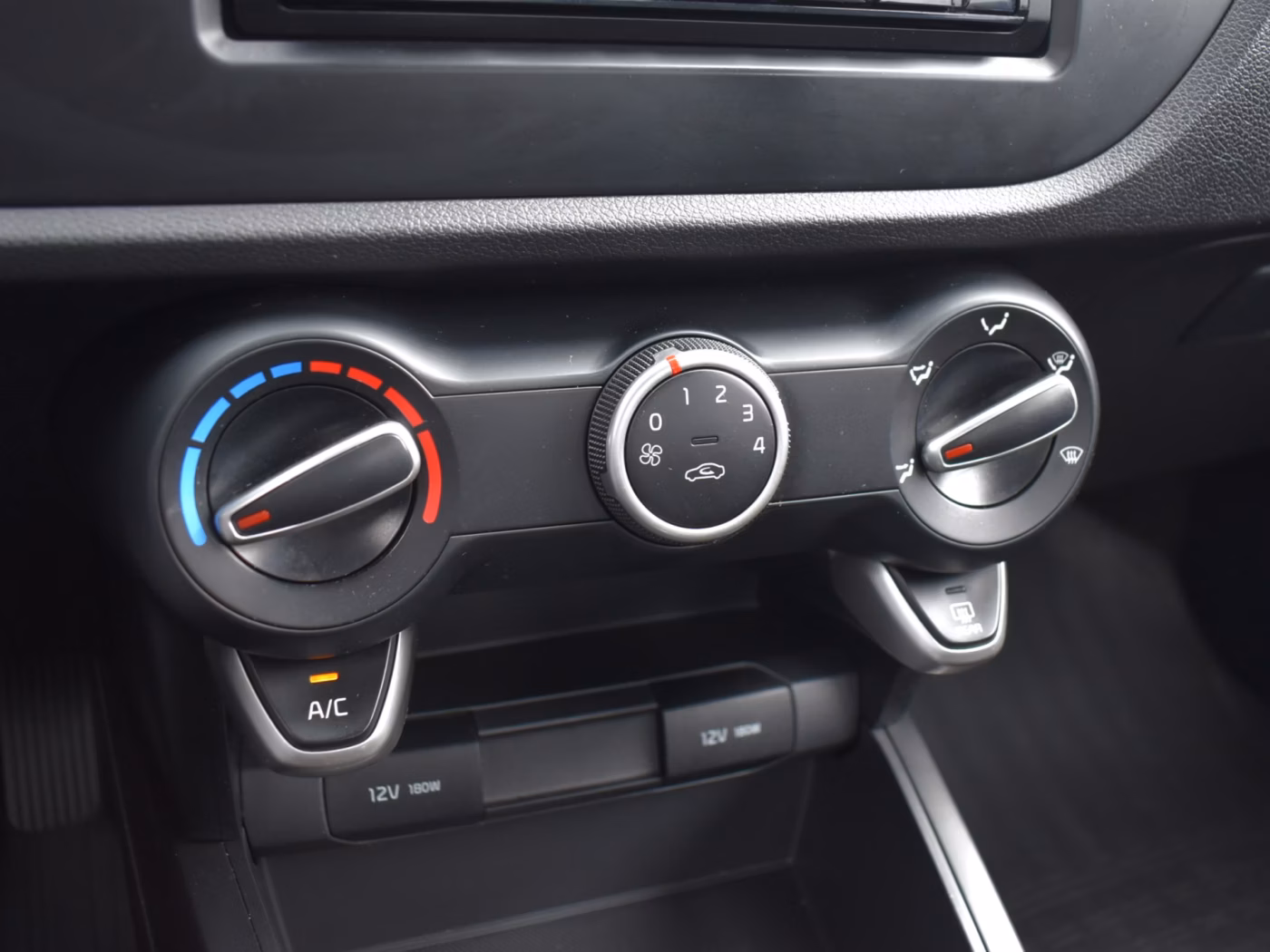 Kia Rio фото 17