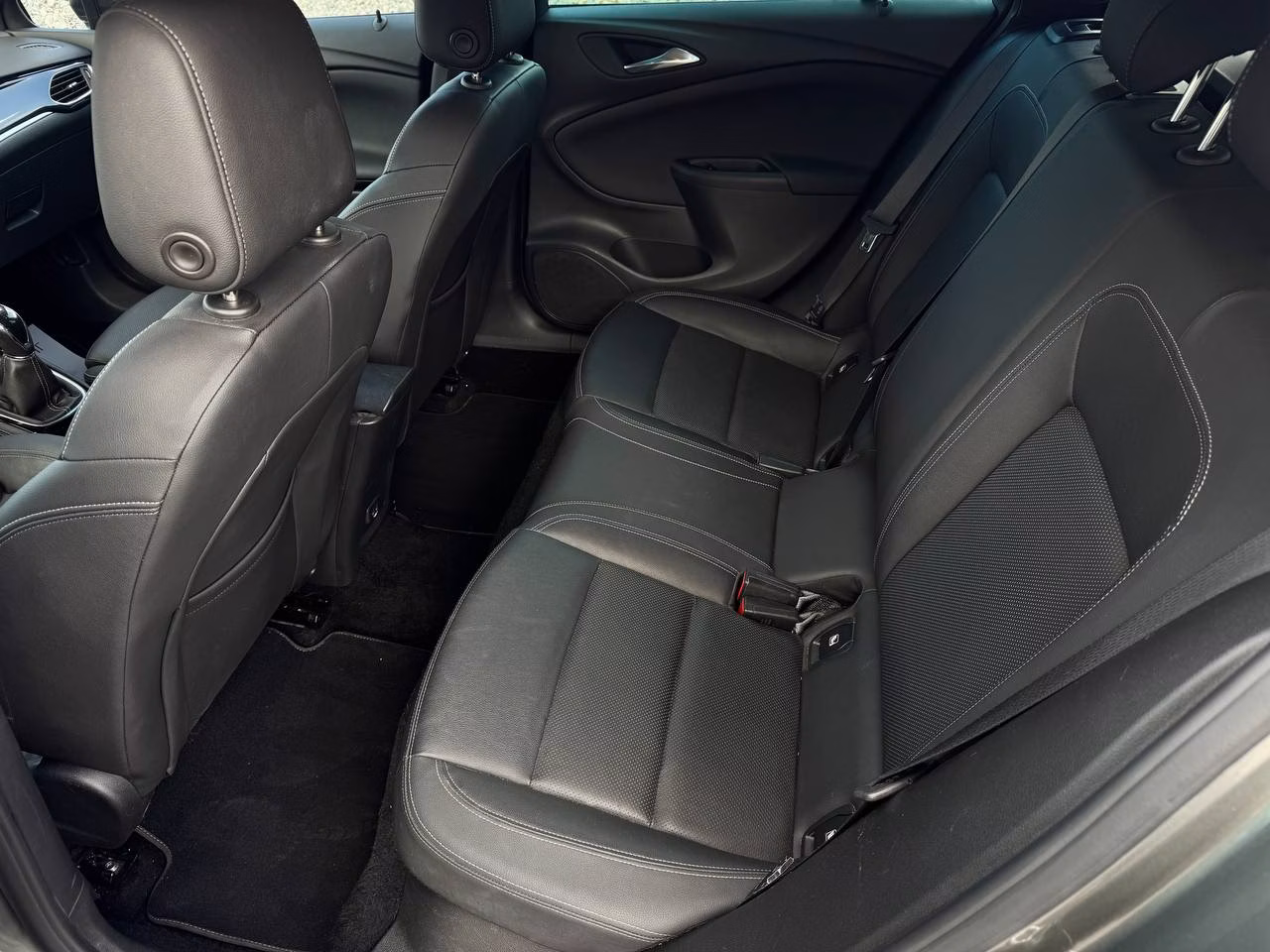 Opel Astra фото 21