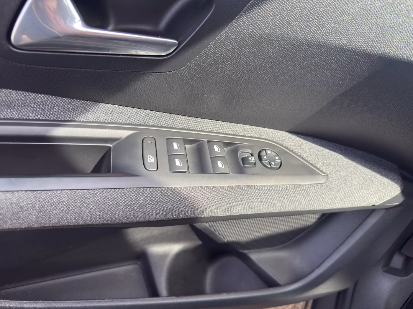 Peugeot 3008 фото 12