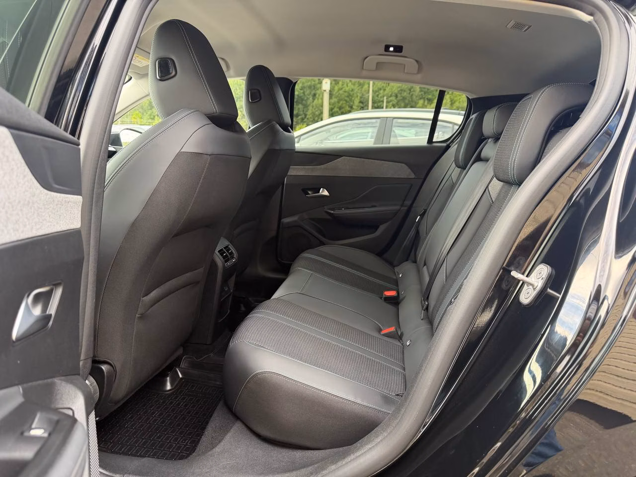 Peugeot 308 фото 10