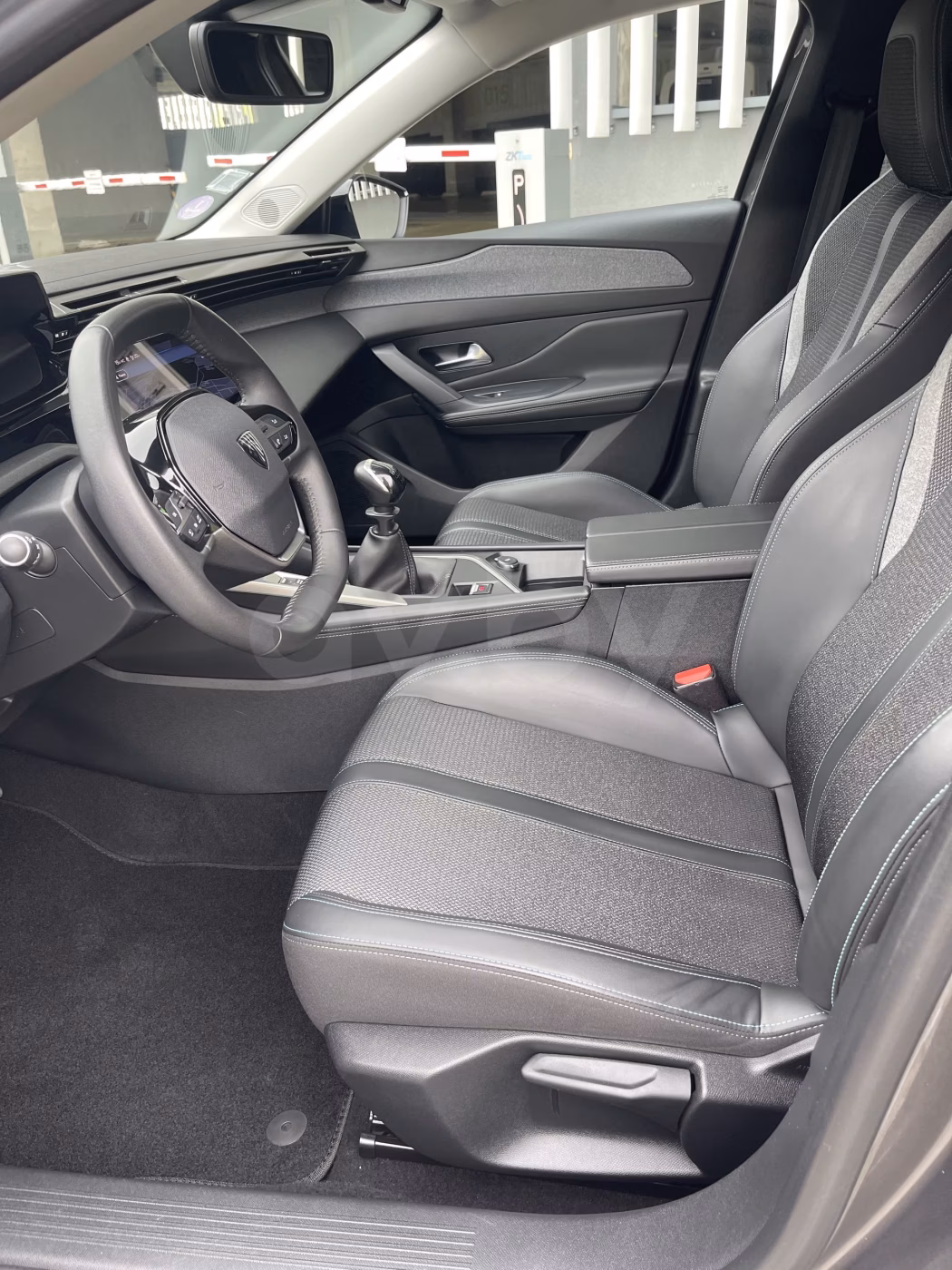 Peugeot 308 фото 12