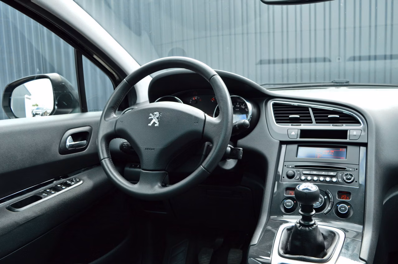 Peugeot 5008 фото 16