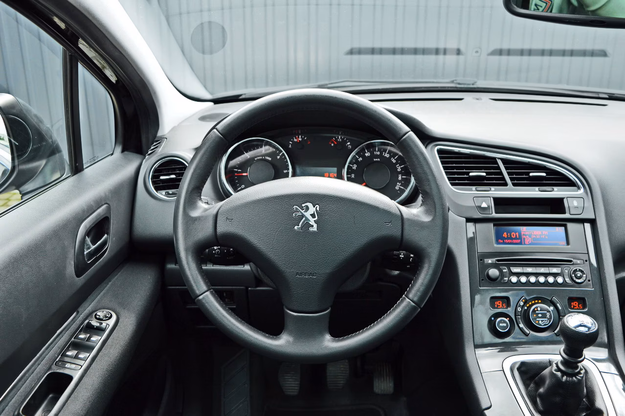 Peugeot 5008 фото 17
