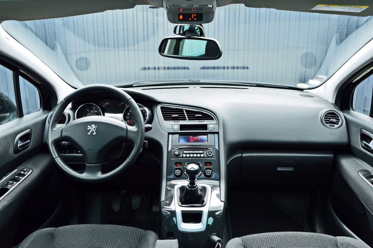 Peugeot 5008 фото 15