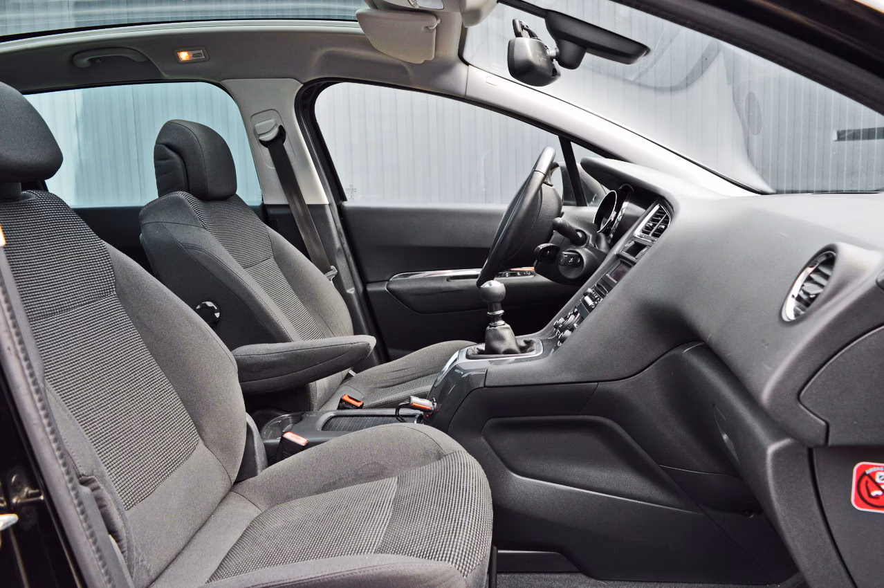 Peugeot 5008 фото 8