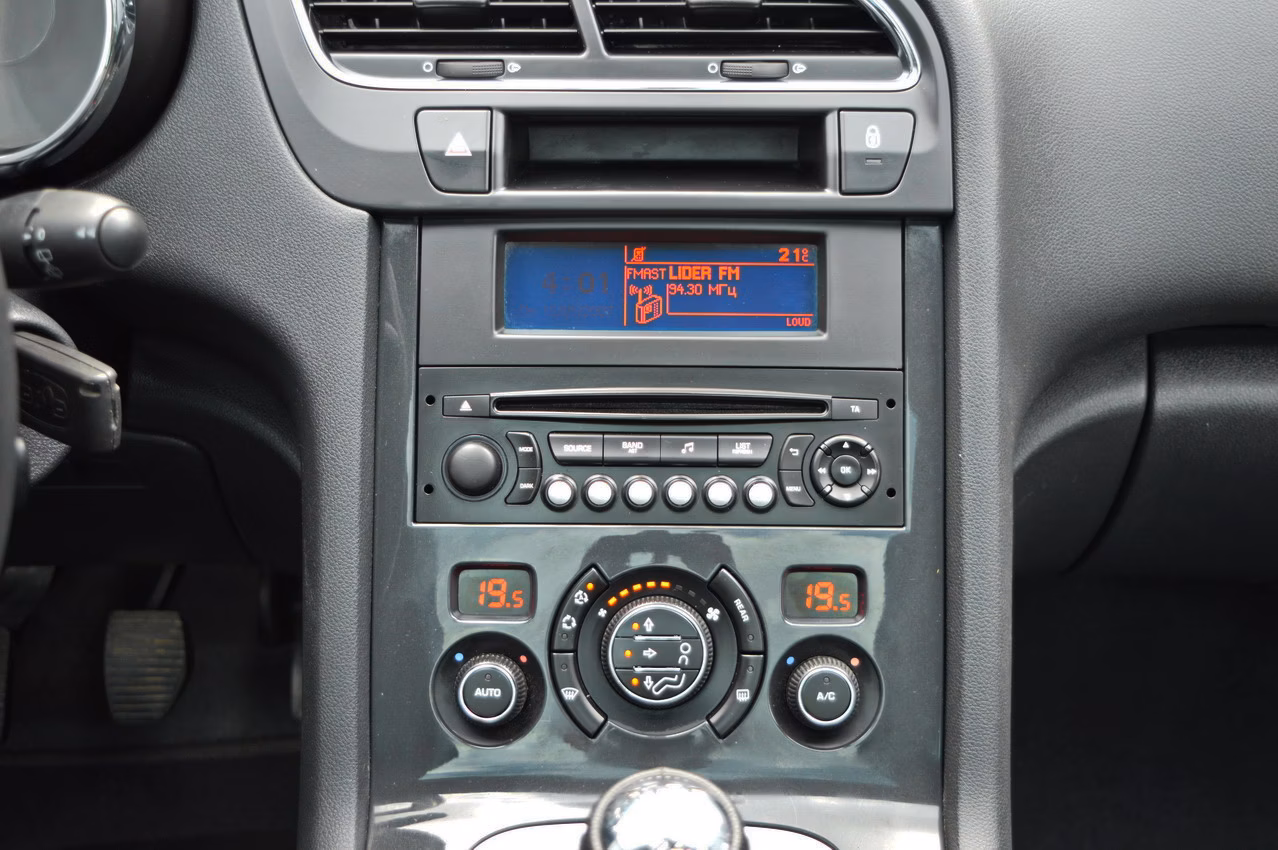 Peugeot 5008 фото 18