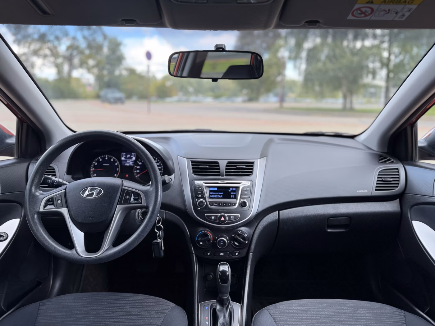 Hyundai Solaris фото 9