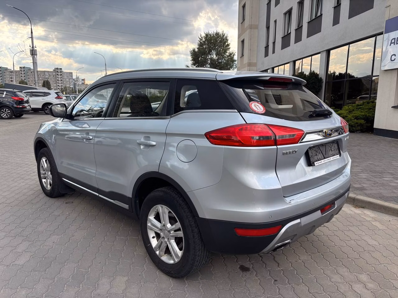 Geely Atlas фото 3