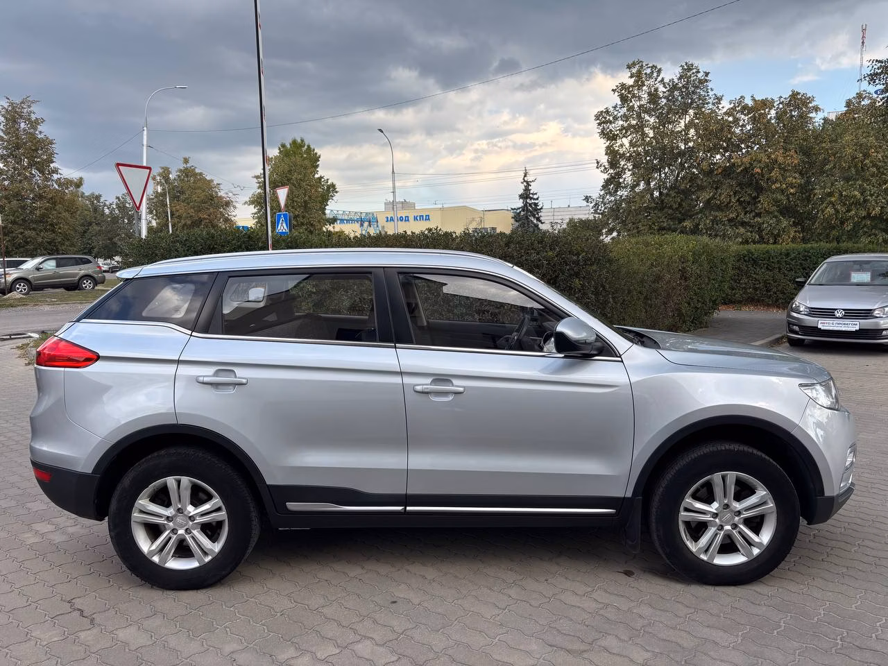 Geely Atlas фото 7