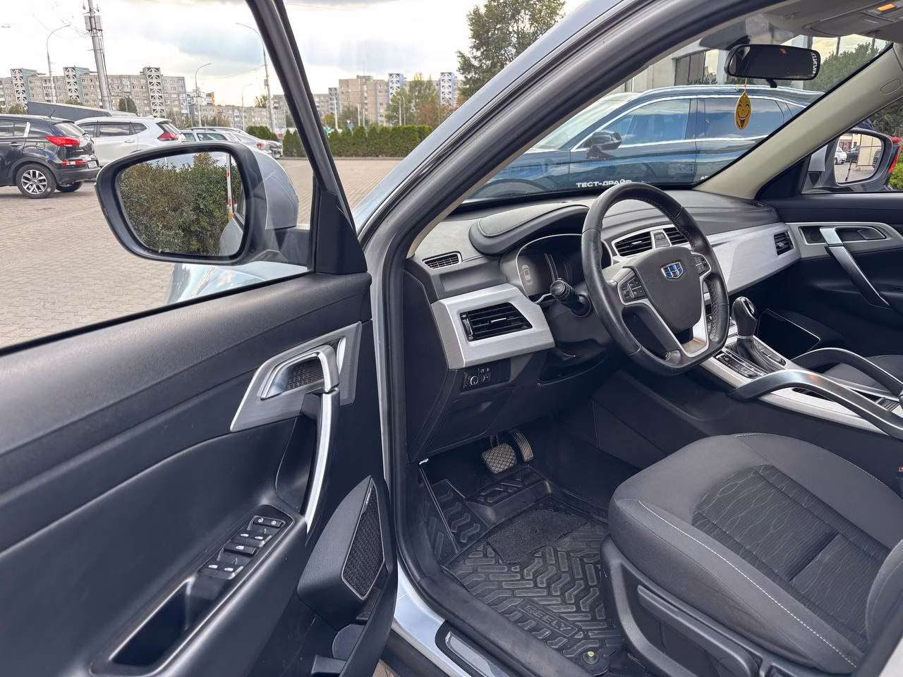 Geely Atlas фото 10