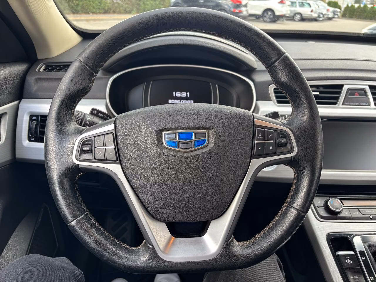 Geely Atlas фото 11