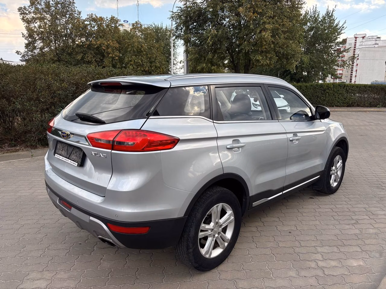 Geely Atlas фото 6