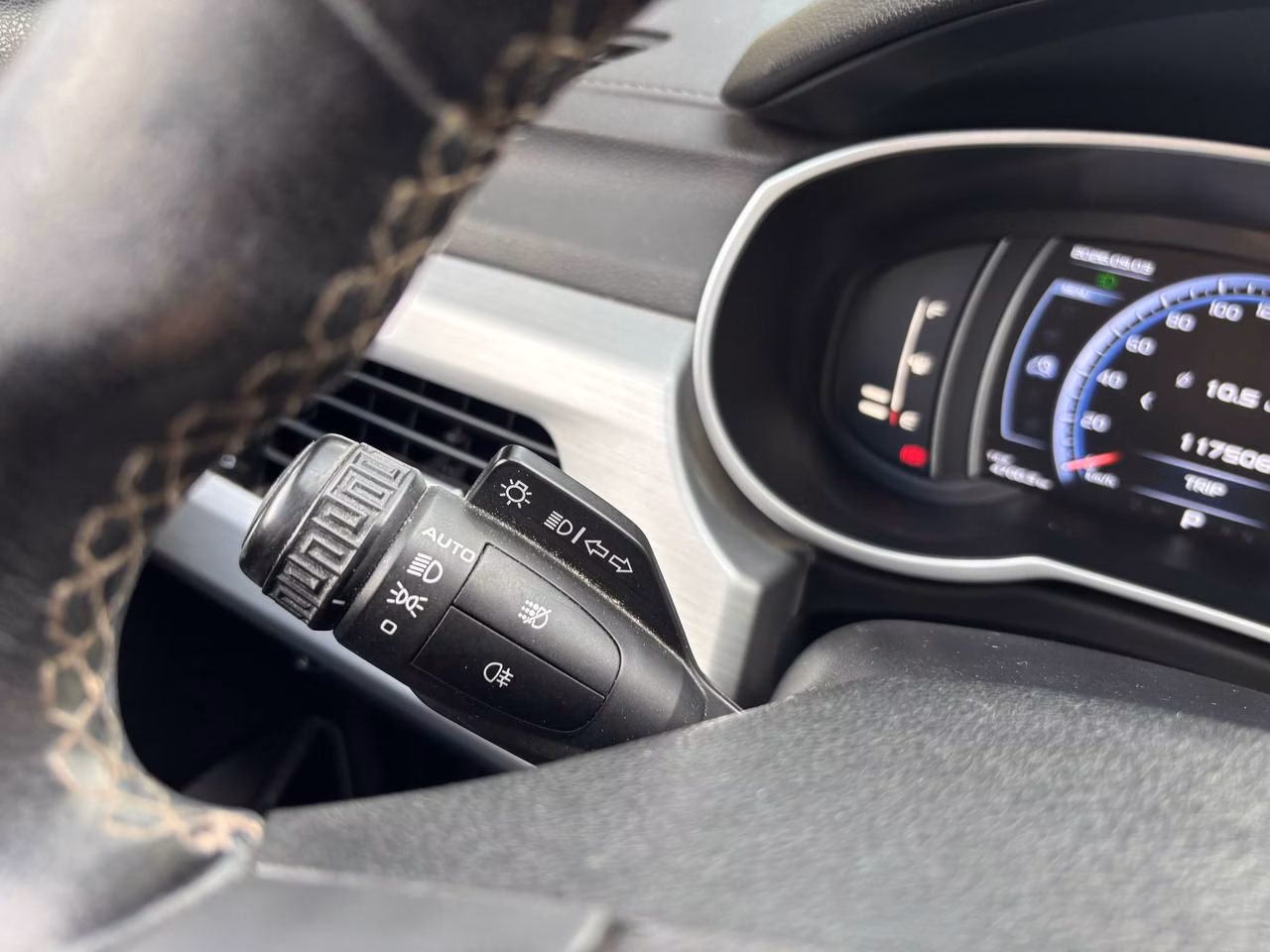 Geely Atlas фото 15