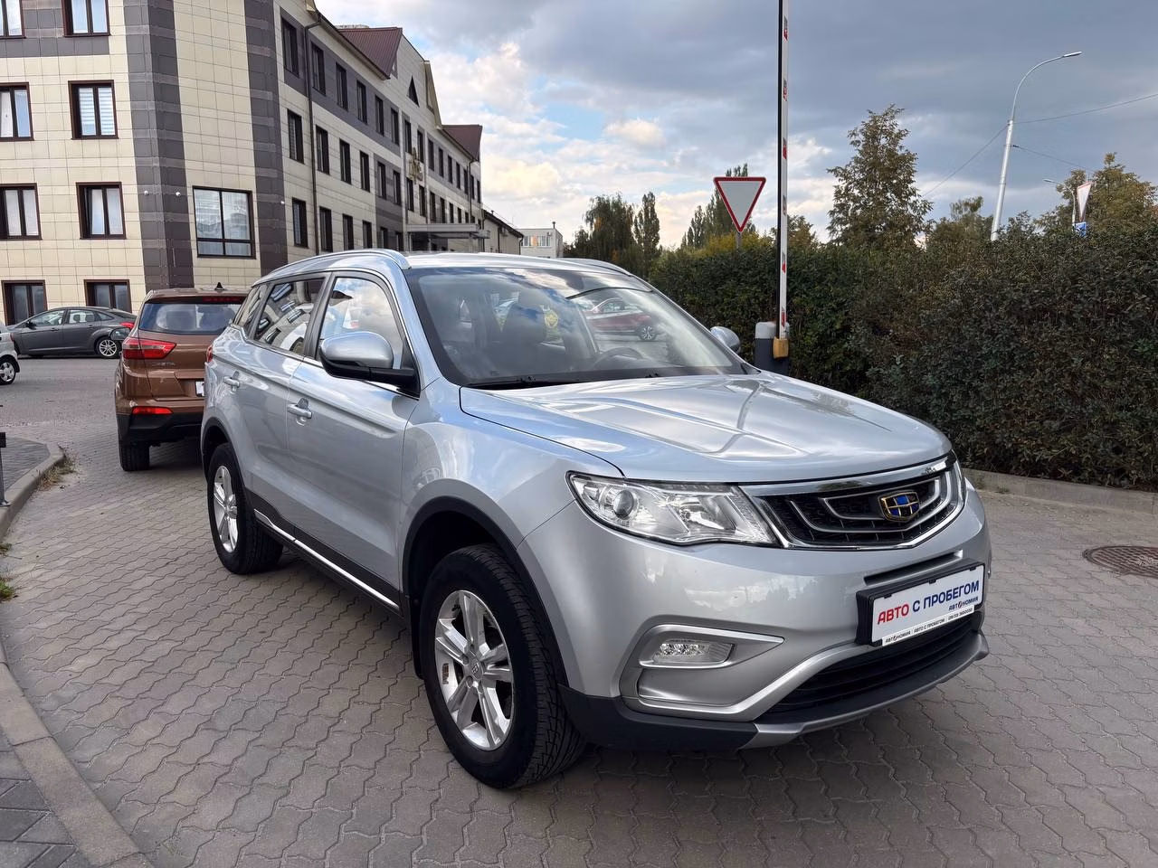 Geely Atlas фото 8