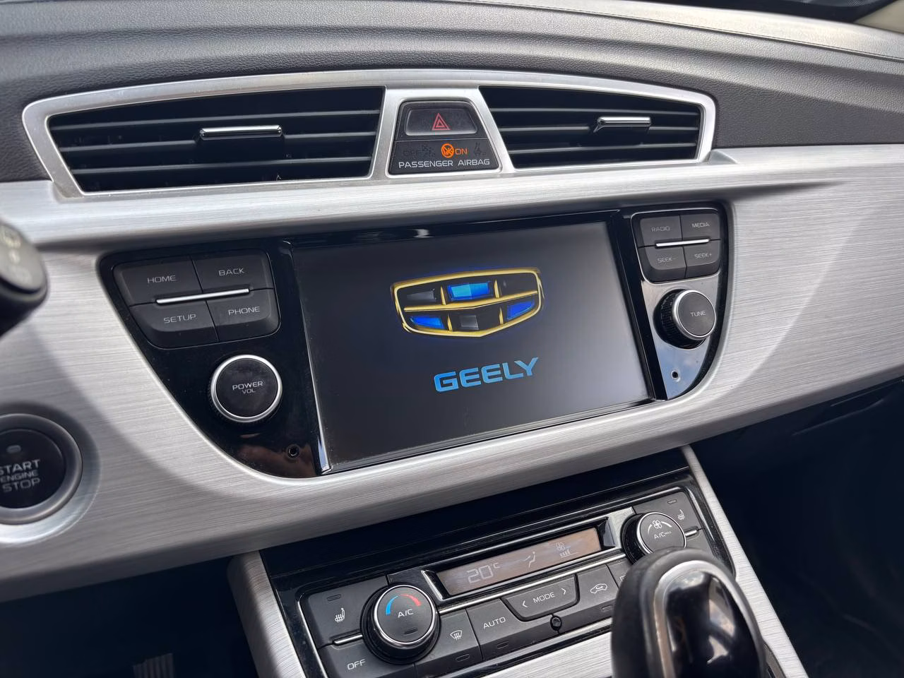 Geely Atlas фото 13