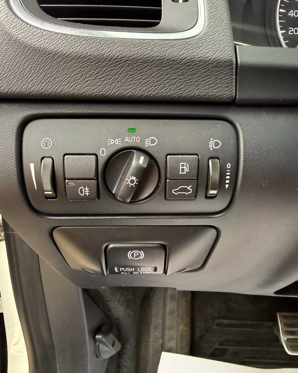 Volvo S60 фото 14