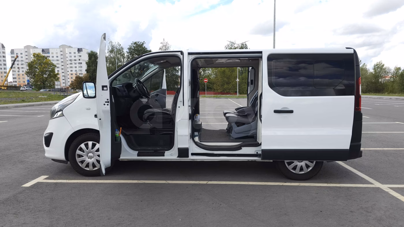 Opel Vivaro фото 9