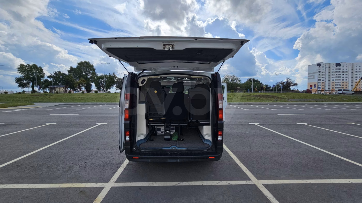 Opel Vivaro фото 18