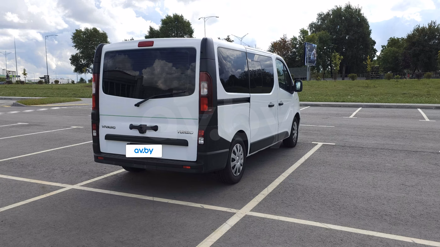Opel Vivaro фото 6
