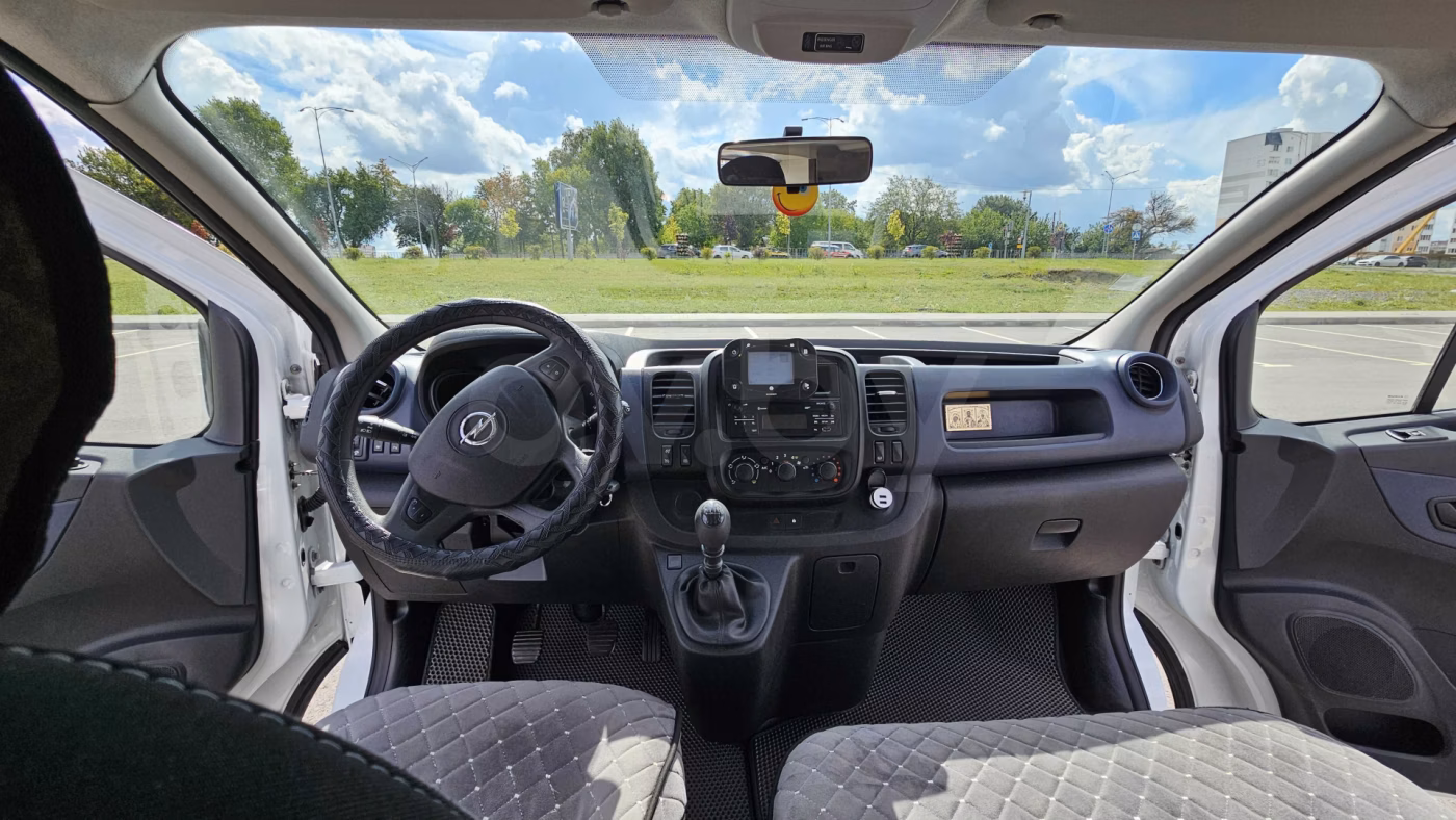 Opel Vivaro фото 16